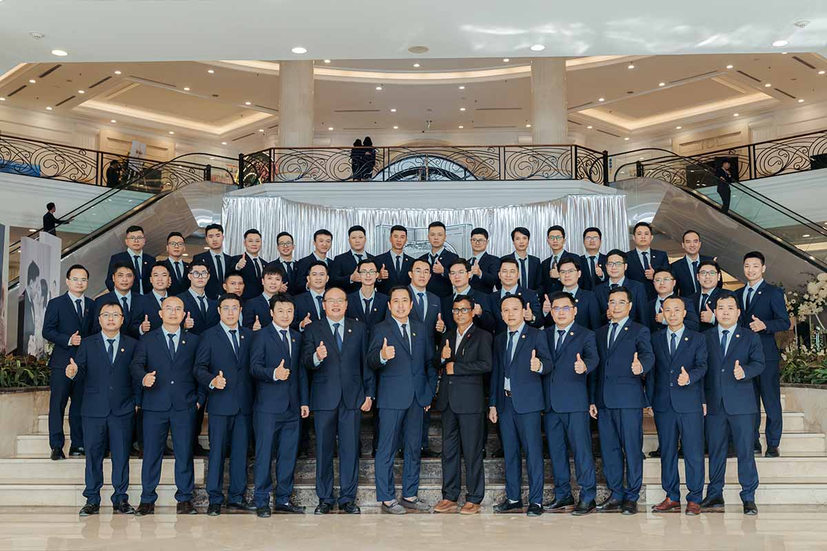 Nhat Huy Group Employee